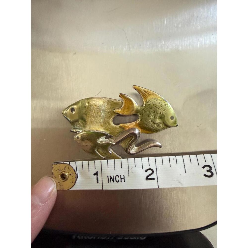 Vintage KC Enamel Angelfish Brooch-Green and gold tone-mid century fish Pin. - Picture 5 of 9